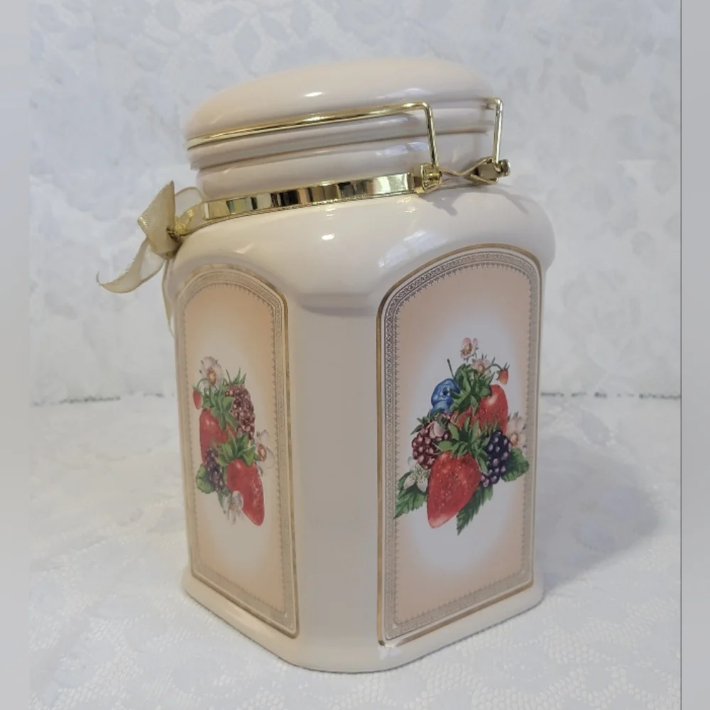 Vintage Knott's Berry Farm Ceramic Canister Cookie Jar Tilted Lid Gold Trim
